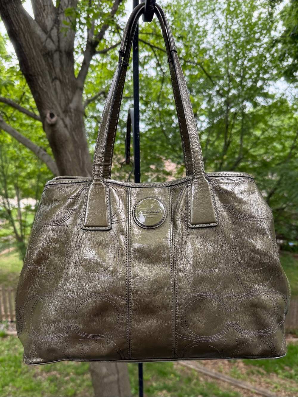 Coach Signature C Stitch patent leather kisslock shoulder bag